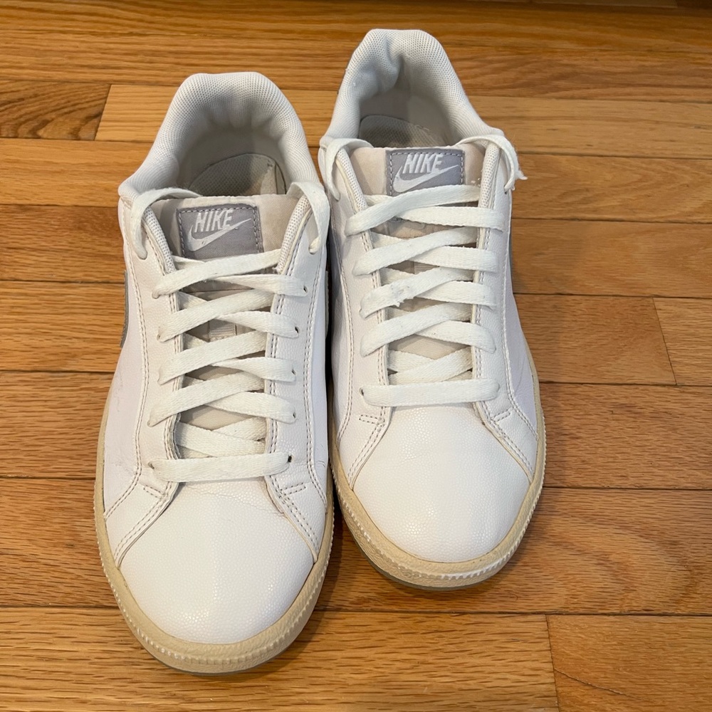 NIKE WHITE/SILVER COURT MAJESTIC CLASSIC LEATHER SPORTSWEAR SHOE